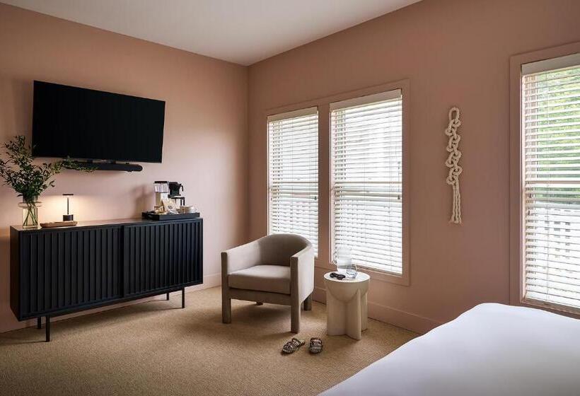 Люкс Кровать Кинг, The Neighborhood Hotel New Buffalo
