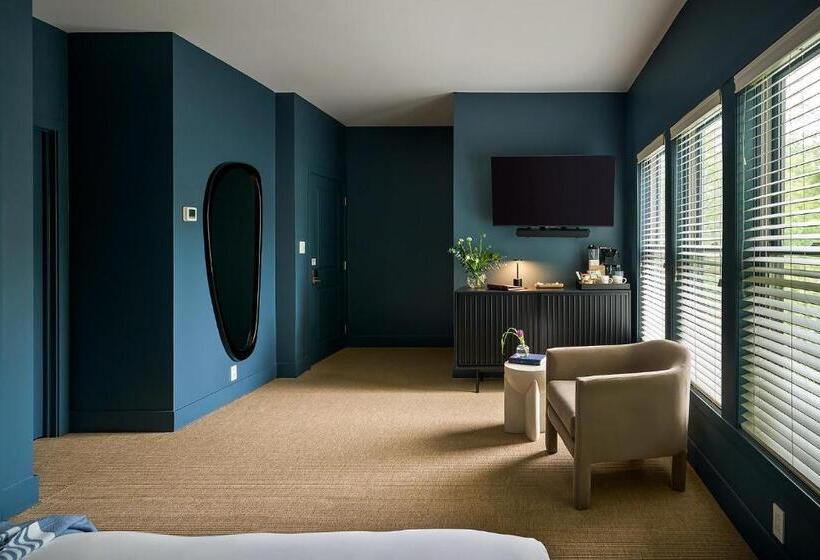 キングサイズベッドのスタンダードルーム, The Neighborhood Hotel New Buffalo