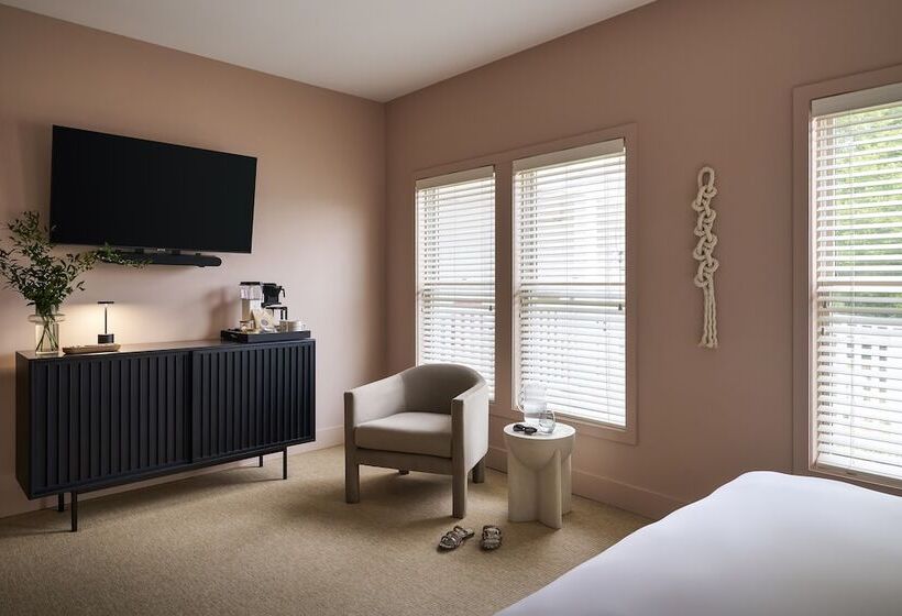 Номер Стандарт, The Neighborhood Hotel New Buffalo