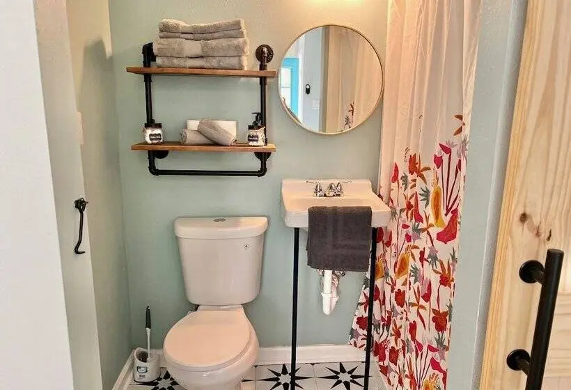 Deluxe-studio, The Panacea Motel
