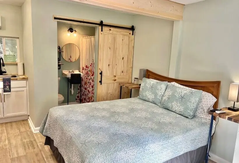 Deluxe-studio, The Panacea Motel