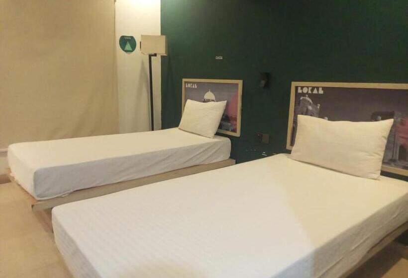 스탠다드 룸 킹사이즈 침대, Five Monts