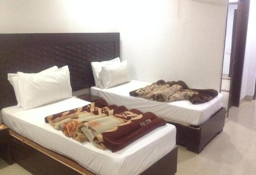 디럭스 룸, Five Monts