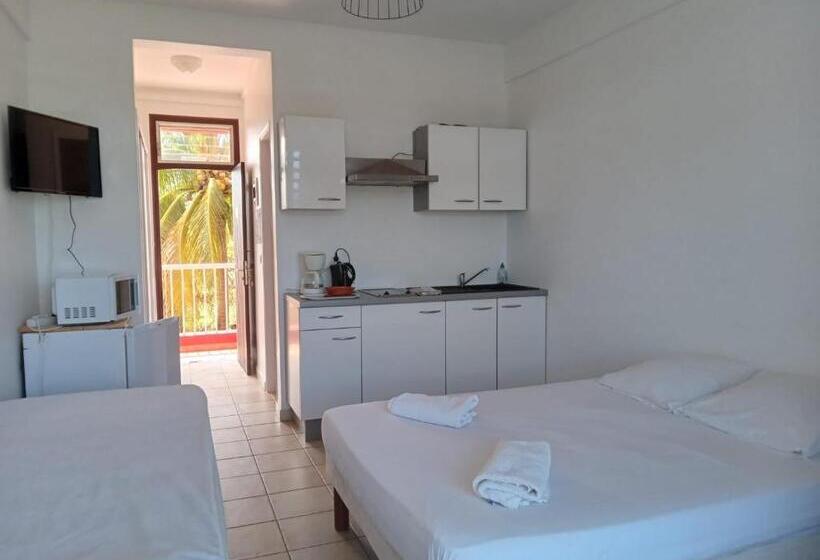 استودیوی سوپریور, Les Plages De Macabou