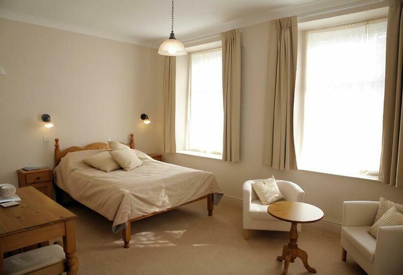 标准三人间, The Reading Rooms