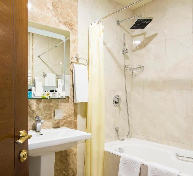 اتاق لوکس سه تخته, Elegant Hotel & Resort