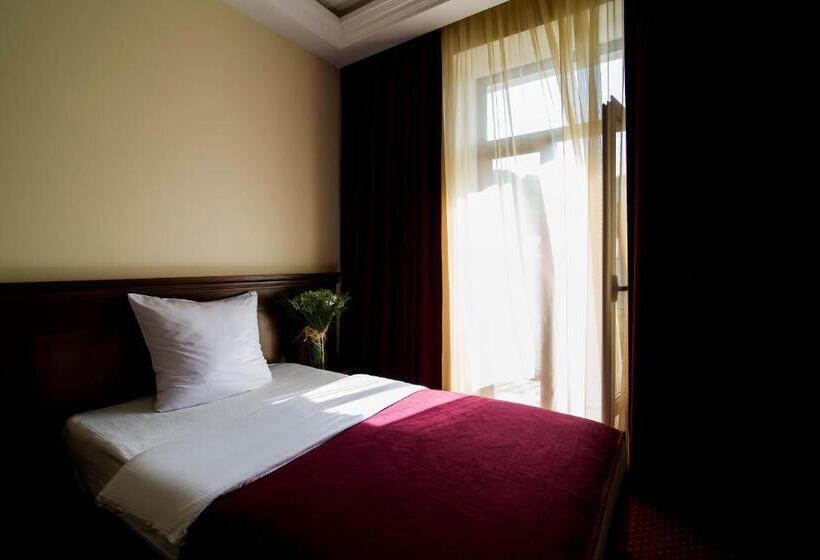 اتاق لوکس سه تخته, Elegant Hotel & Resort