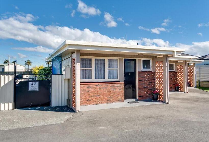 스탠다드 룸 가든 전망, Gardner Court Motel
