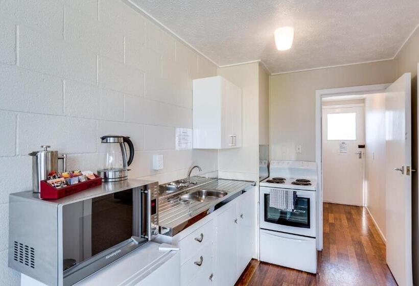 غرفة قياسية مطلّة علي الحديقة, Gardner Court Motel