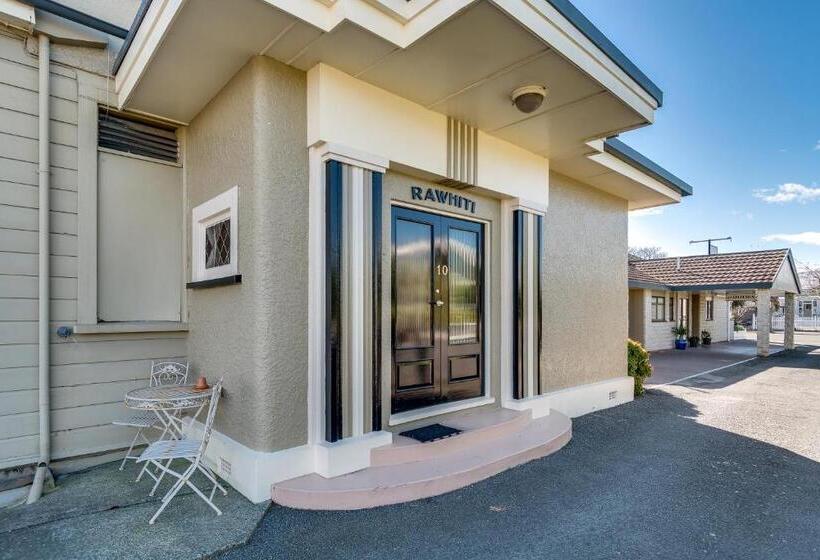 דירת שני חדרים, Gardner Court Motel