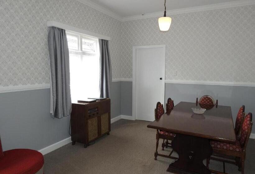 ２ベッドルームアパートメント, Gardner Court Motel