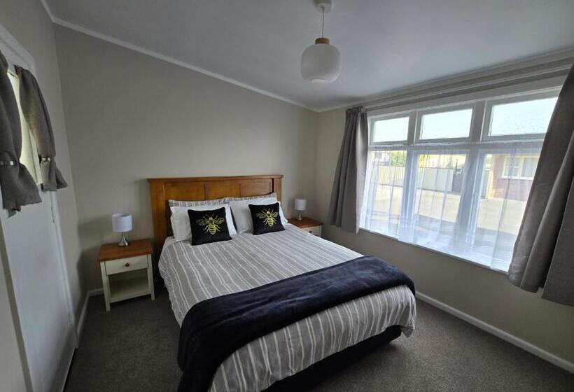 סוויטת סופריור, Gardner Court Motel