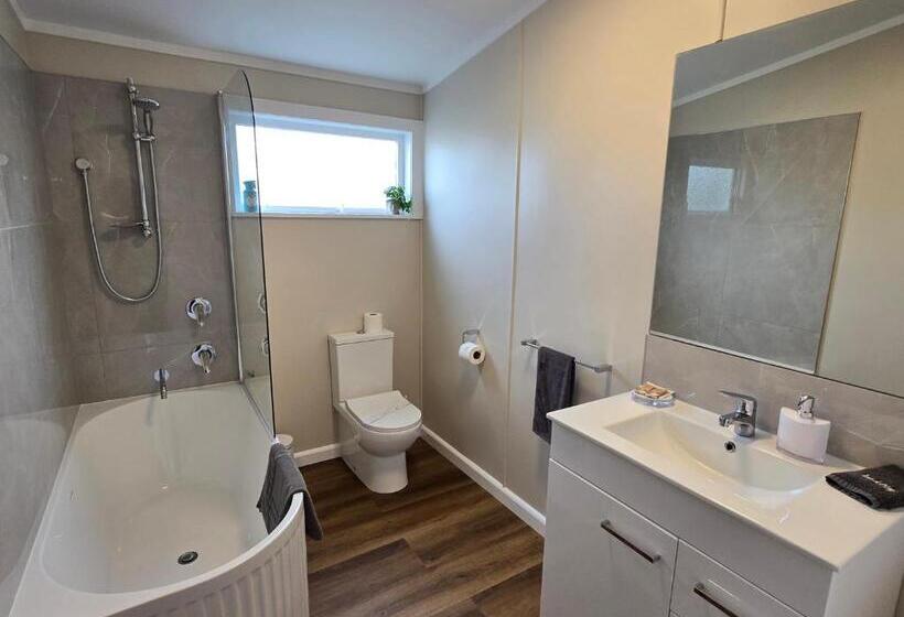 סוויטת סופריור, Gardner Court Motel