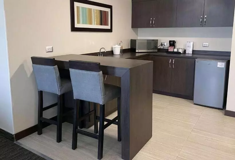 سوییت, Best Western Plus Chihuahua Juventud