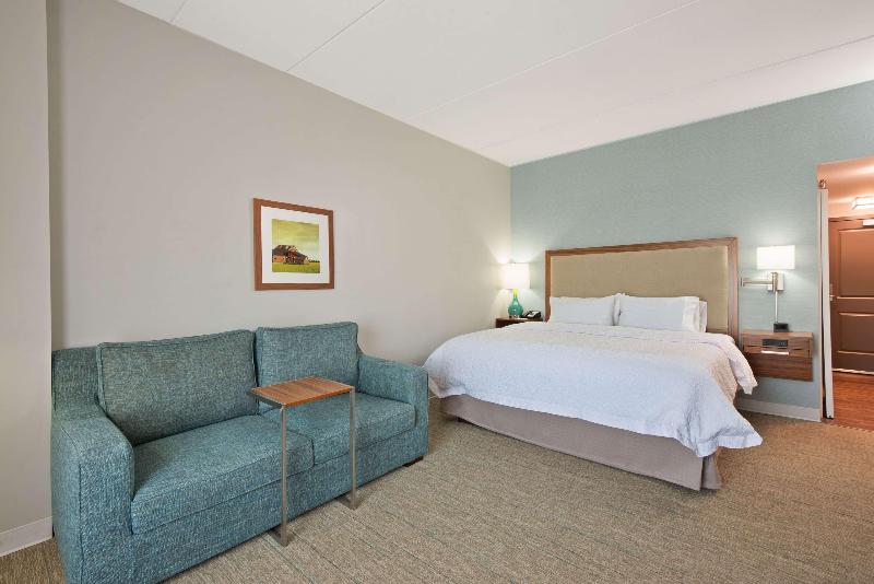 Стандартный Номер Кровать Кинг, Hampton Inn & Suites North Huntingdonirwin