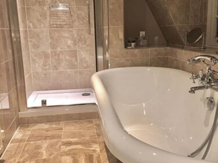 جناح جونيور, Le Bouchon Brasserie &