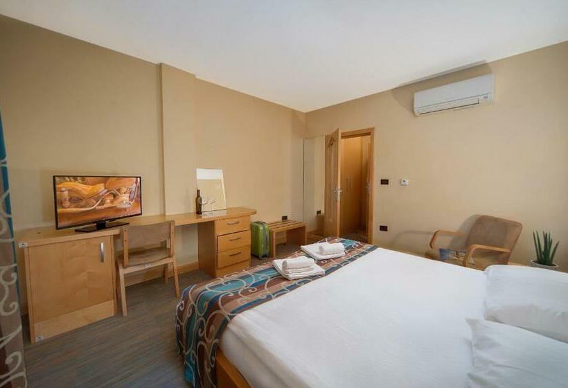 اتاق استاندارد, Malovec