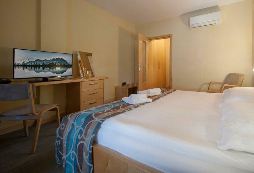 اتاق استاندارد, Malovec