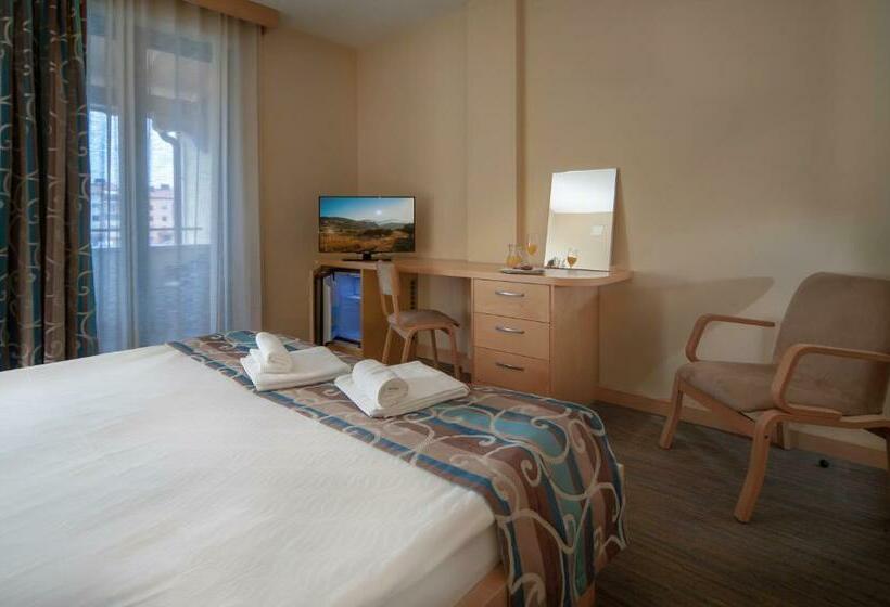 اتاق استاندارد, Malovec