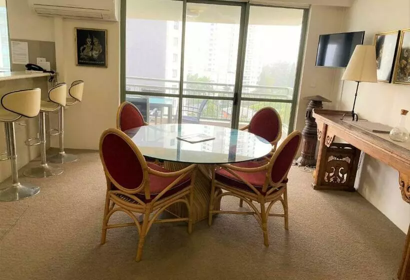 آپارتمان 2 خوابه, The Meriton Apartments On Main Beach