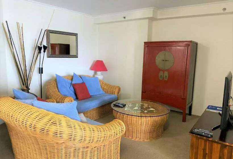 آپارتمان 2 خوابه, The Meriton Apartments On Main Beach