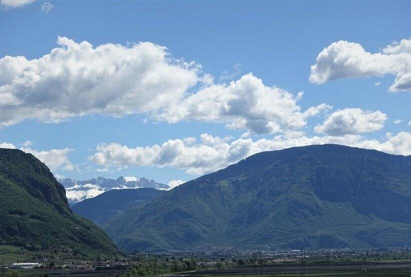 اتاق سوپریور, Stamserhof