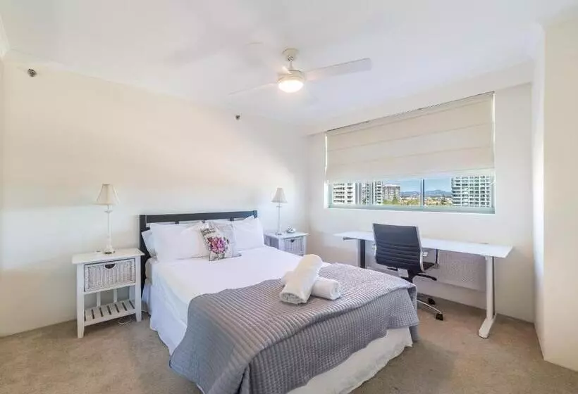 آپارتمان 3 خوابه با چشم‌انداز دریا, The Meriton Apartments On Main Beach