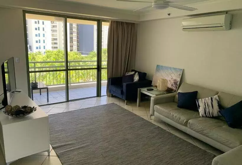 آپارتمان 3 خوابه, The Meriton Apartments On Main Beach