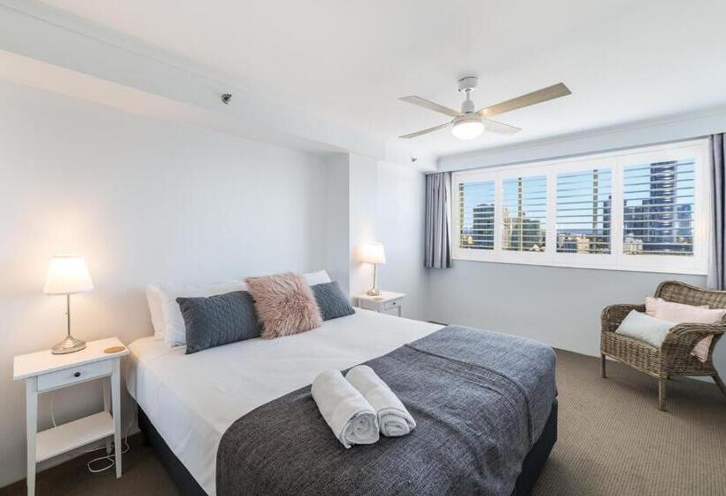 דירת שלושה חדרים, The Meriton Apartments On Main Beach