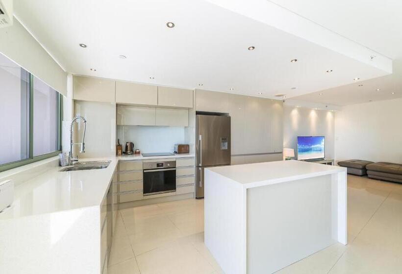 דירת חדר, The Meriton Apartments On Main Beach