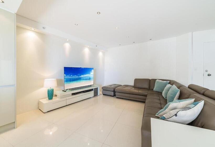 דירת חדר, The Meriton Apartments On Main Beach