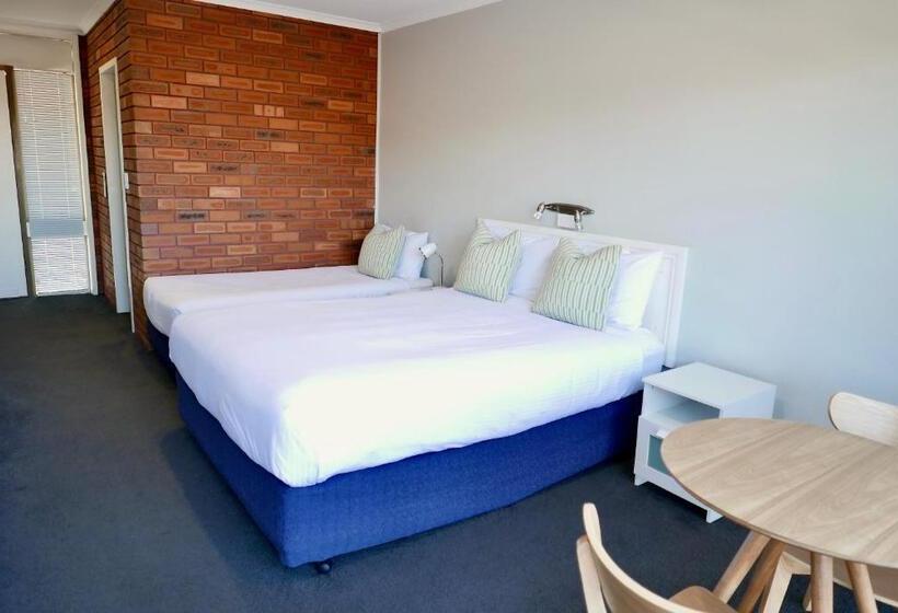 חדר סטנדרט עם מרפסת, Pelican Motor Inn