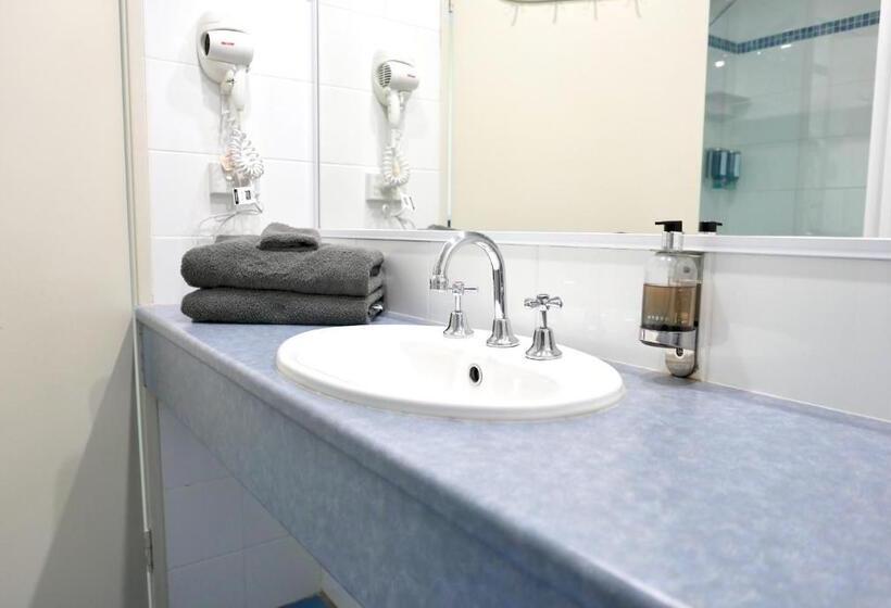 חדר סטנדרט מותאם לאדם עם מוגבלויות, Pelican Motor Inn