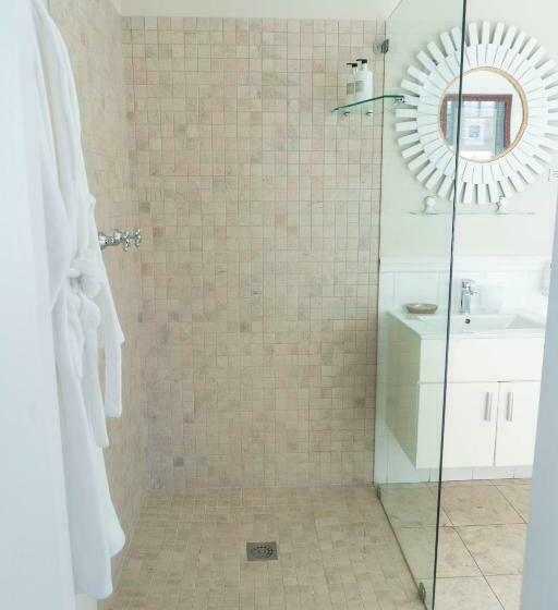 חדר סטנדרט, Admiralty Beach House