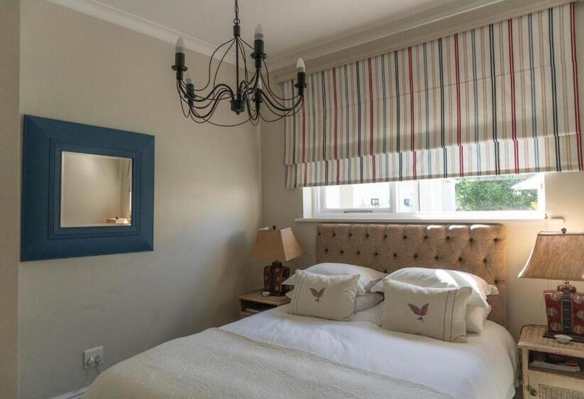 סוויטה משפחתית, Admiralty Beach House