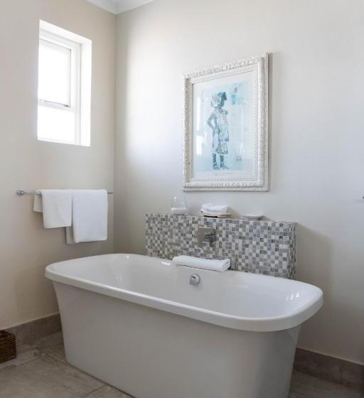 סוויטה משפחתית, Admiralty Beach House