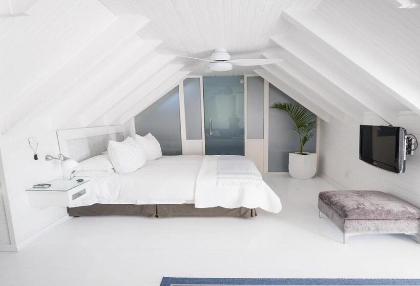 סוויטה, Admiralty Beach House