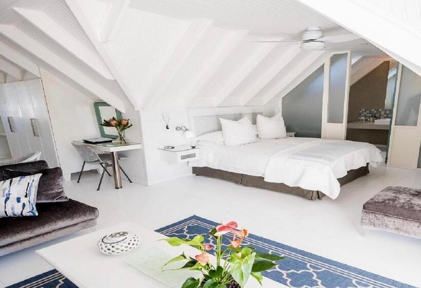 סוויטה, Admiralty Beach House