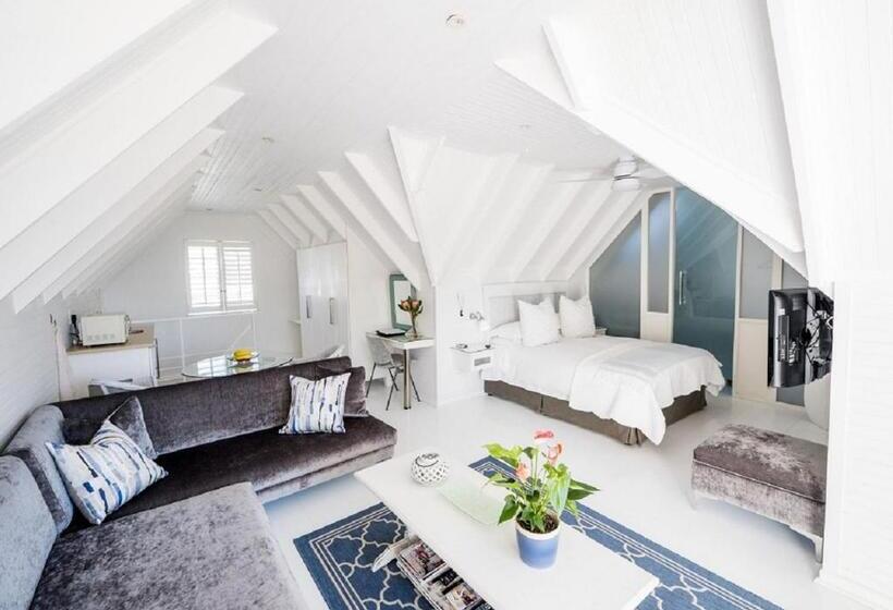 סוויטה, Admiralty Beach House