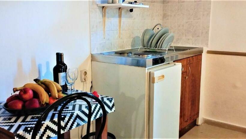 带露台的标准工作室, Eleni Apartments Sant George Beach