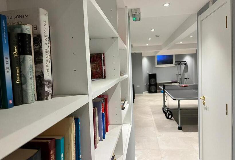 Апартаменты 1 Спальня Вид на Сад, Nightingale Suites