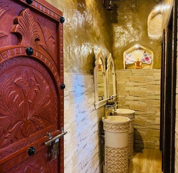 اتاق استاندارد با سرویس بهداشتی مشترک, Bait Al Aqr