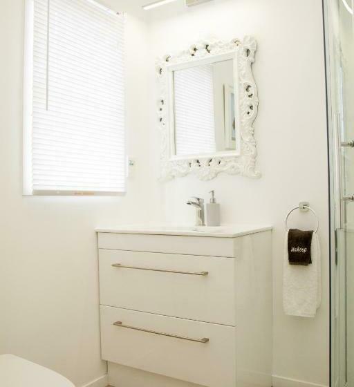 חדר סטנדרט נוף לגינה, Swan House