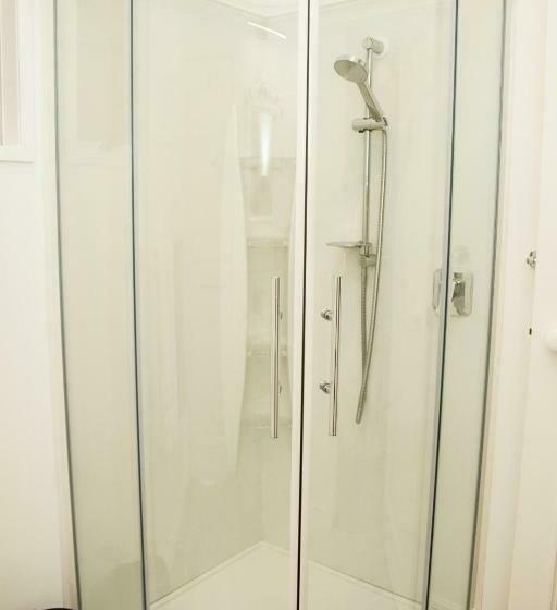 חדר סטנדרט נוף לגינה, Swan House