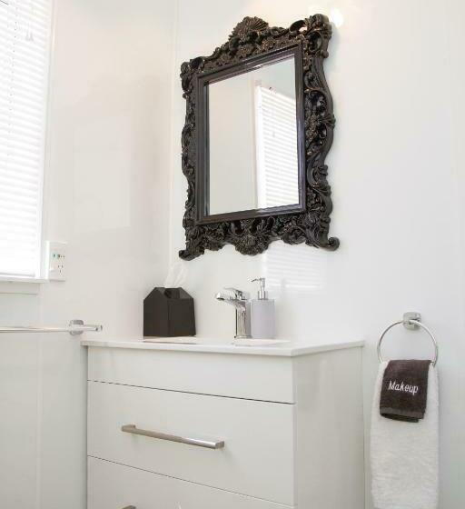 חדר סטנדרט, Swan House