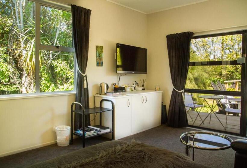 חדר סטנדרט, Swan House