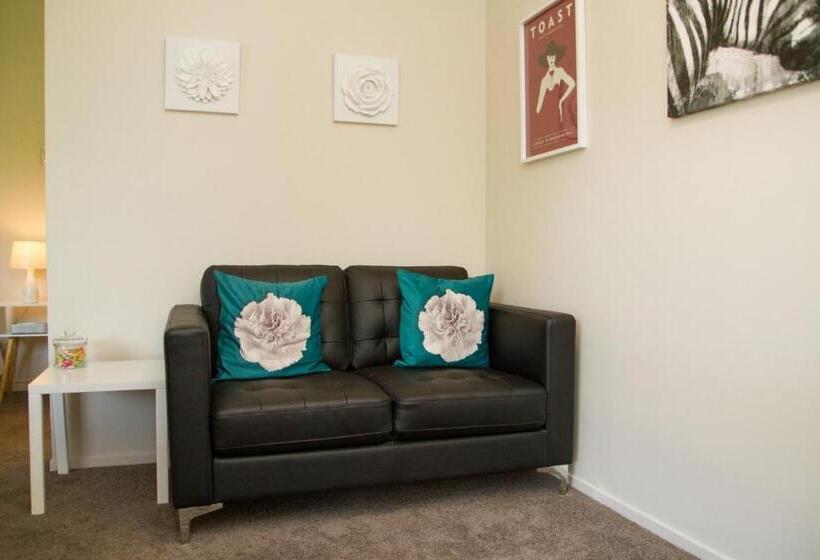 חדר סטנדרט נוף לגינה, Swan House