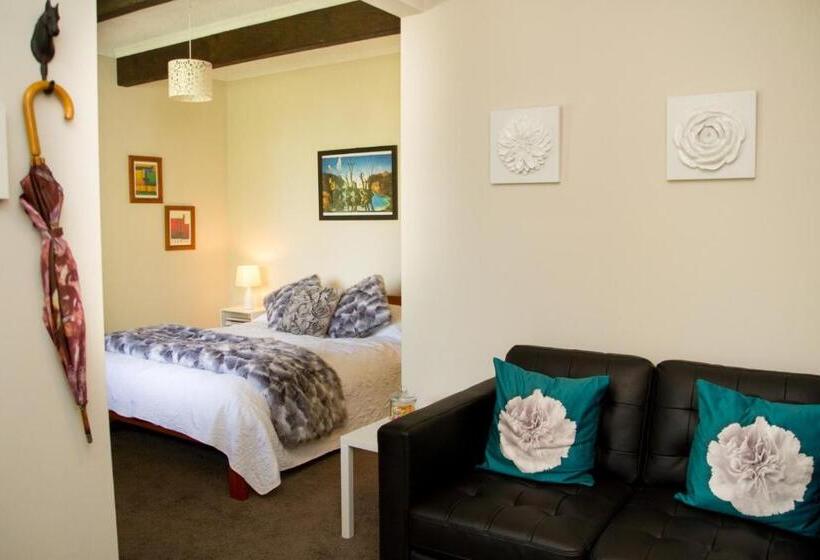 חדר סטנדרט נוף לגינה, Swan House