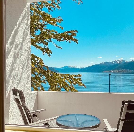 اتاق استاندارد با چشم‌انداز دریا, Balestrand