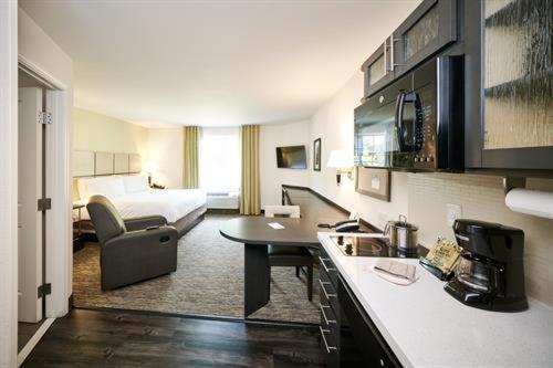 스탠다드 스튜디오, Candlewood Suites Belle Vernon, An Ihg